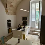 Casa Camelia - Elegant Palace With Terrace - Feriehus